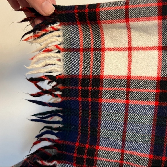 Tartan Plaid Fringe Shawl Wrap Vintage Wool Scottish Style Fall Spring Lewks - Picture 8 of 12